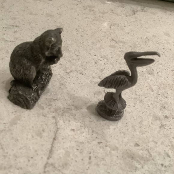 Two Pewter Miniature Animal Figurines- Raccoon and Pelican - Picture 14 of 14